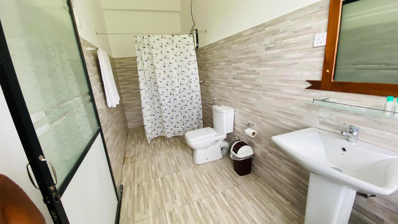 Aloft Grand Hotel Элла Экстерьер фото