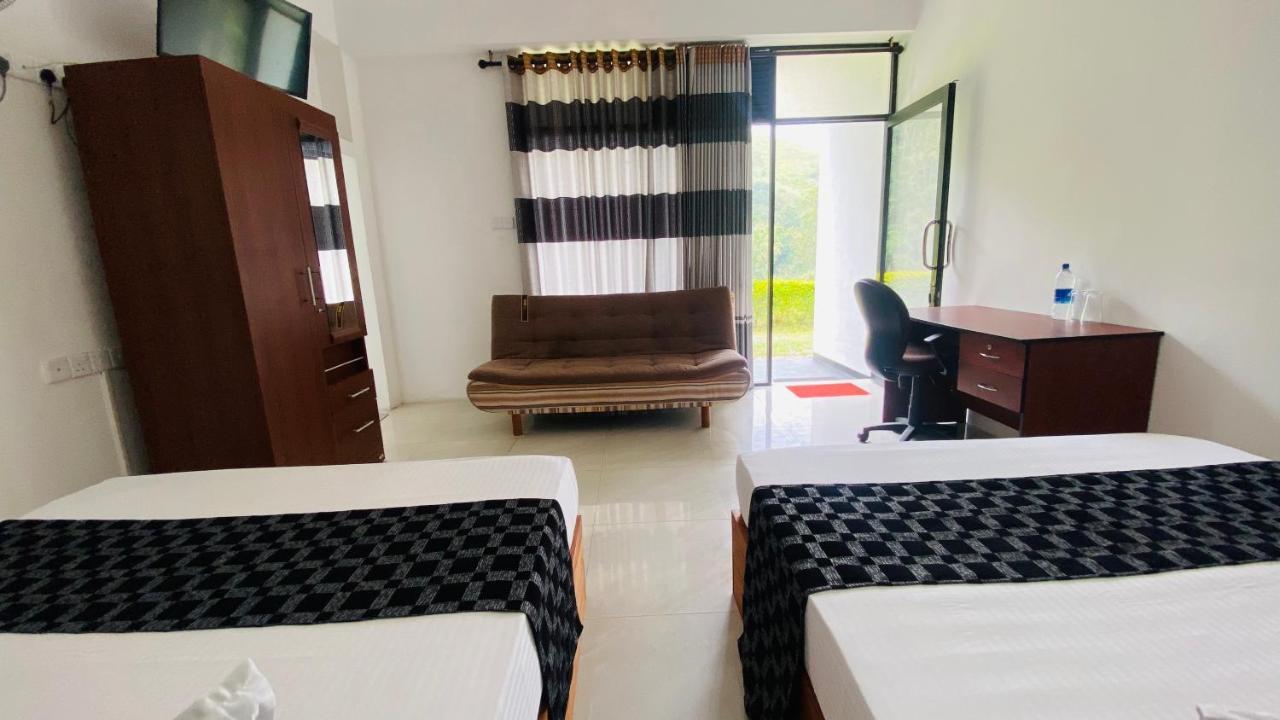 Aloft Grand Hotel Элла Экстерьер фото