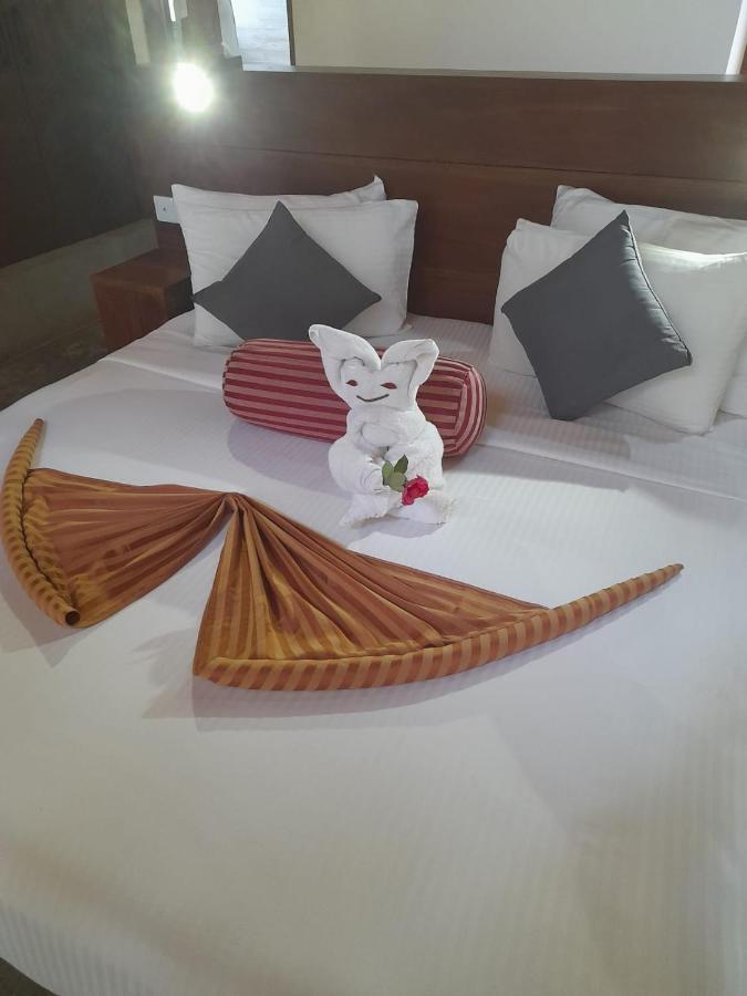 Aloft Grand Hotel Элла Экстерьер фото