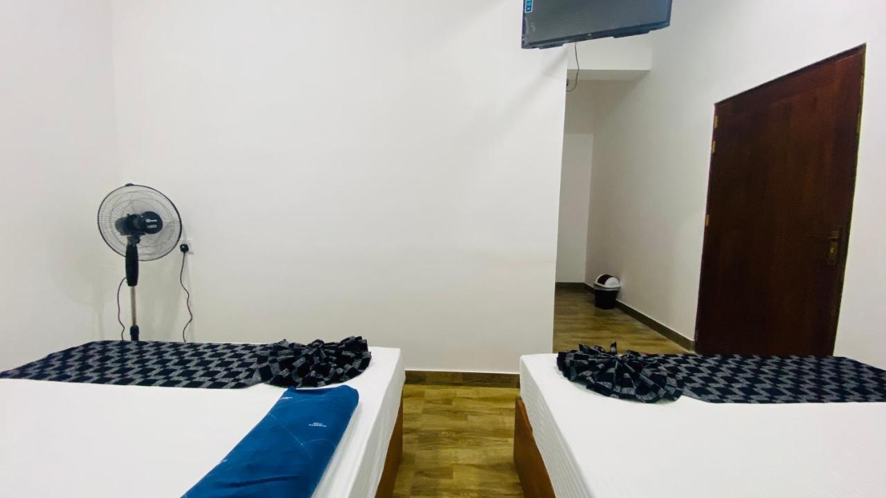 Aloft Grand Hotel Элла Экстерьер фото